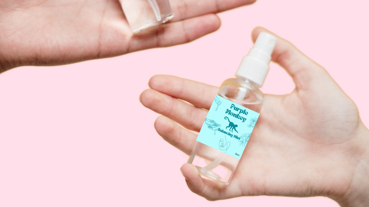 Natural aloe mist designed to calm redness and nourish sensitive skin.
